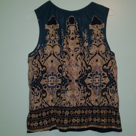 Sleeveless Smock Tank Top - Picture 5 of 5